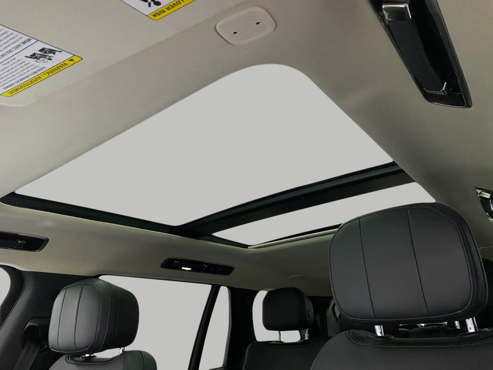 2022 Land Rover Range Rover P400 SE LWB 7 Seat