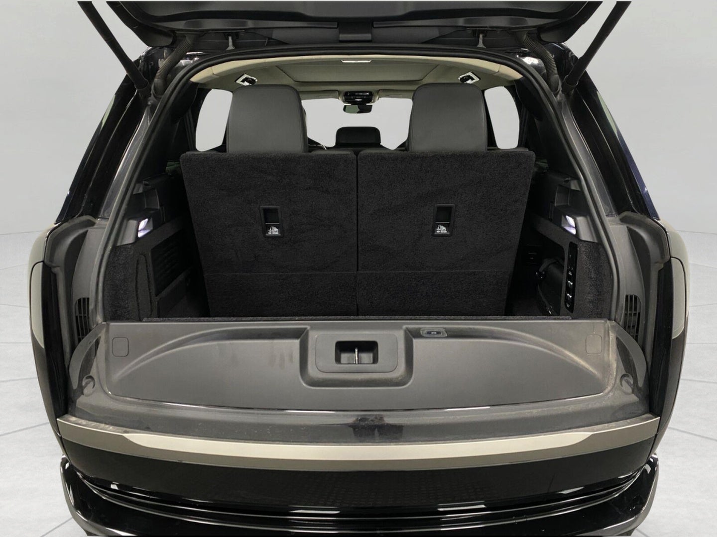 2022 Land Rover Range Rover P400 SE LWB 7 Seat