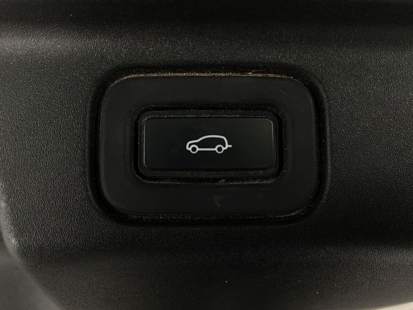 2022 Land Rover Range Rover P400 SE LWB 7 Seat
