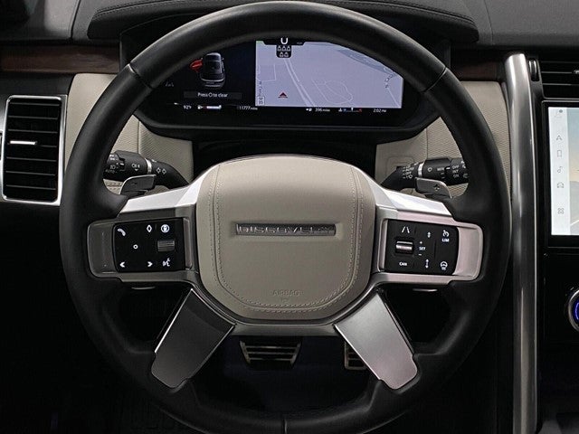 2024 Land Rover Discovery P300 Dynamic SE