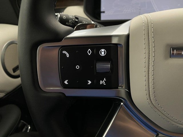 2024 Land Rover Discovery P300 Dynamic SE