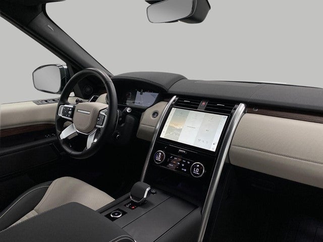 2024 Land Rover Discovery P300 Dynamic SE
