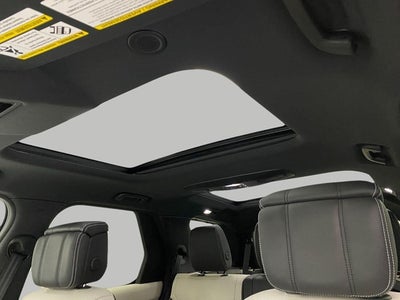 2024 Land Rover Discovery P300 Dynamic SE