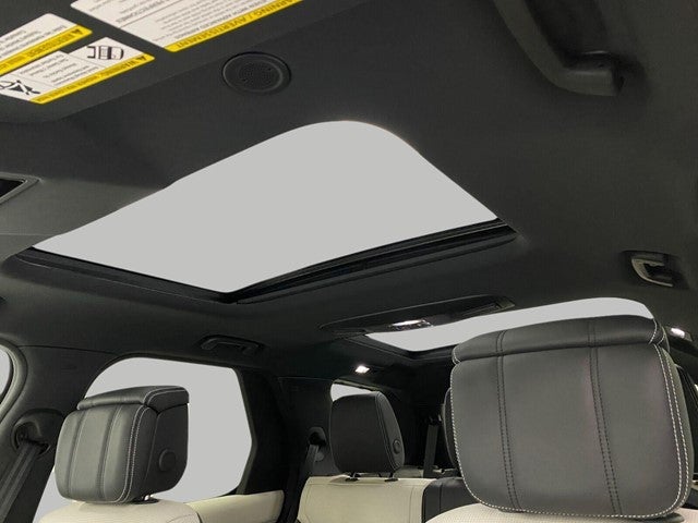 2024 Land Rover Discovery P300 Dynamic SE