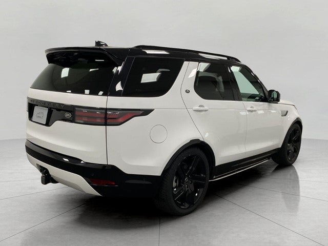 2024 Land Rover Discovery P300 Dynamic SE