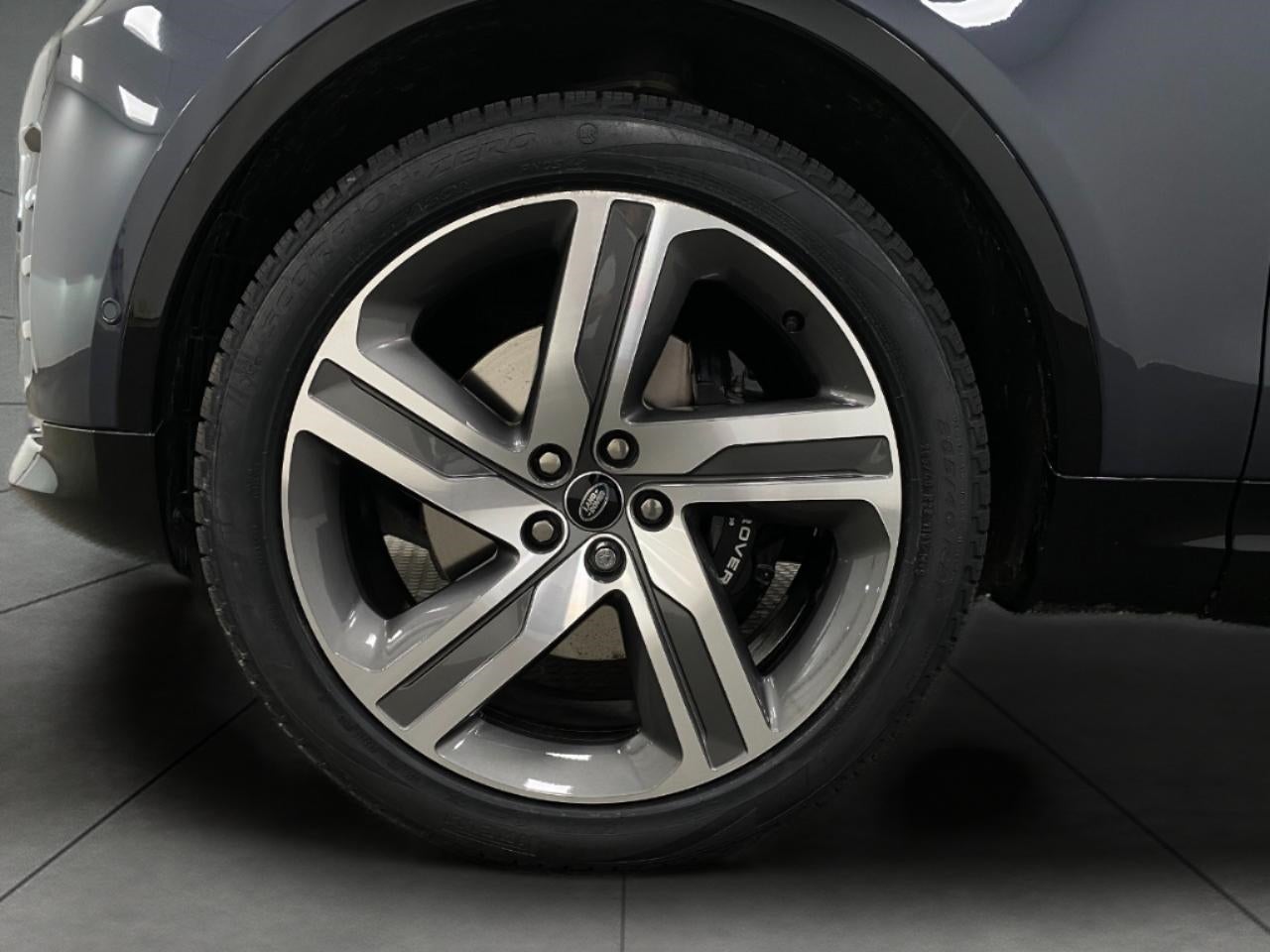 2025 Land Rover Discovery P360 Metropolitan Edition
