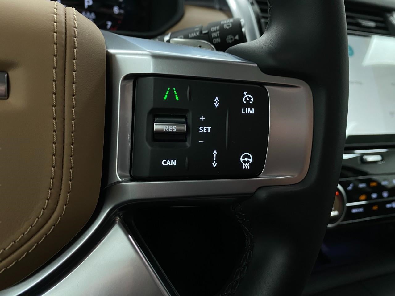 2025 Land Rover Discovery P360 Metropolitan Edition
