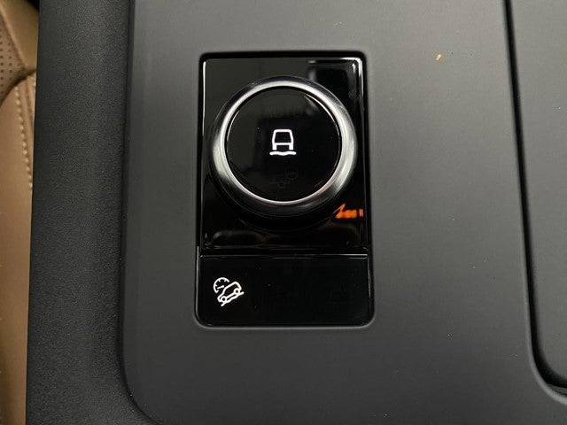 2025 Land Rover Discovery P360 Metropolitan Edition