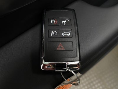 2025 Land Rover Discovery P360 Metropolitan Edition