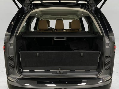 2025 Land Rover Discovery P360 Metropolitan Edition