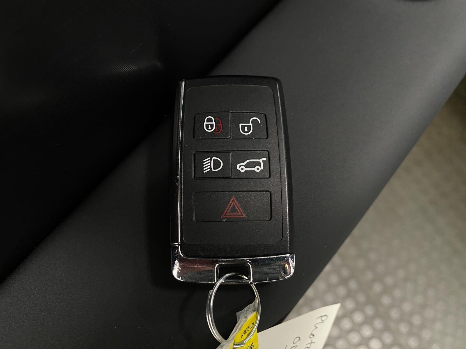 2026 Land Rover Range Rover Velar P250 Dynamic SE