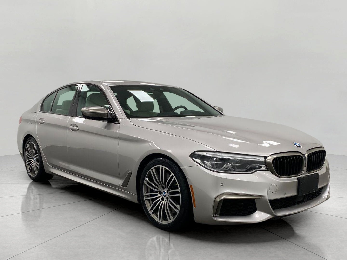 2019 BMW 5 Series M550i xDrive Sedan