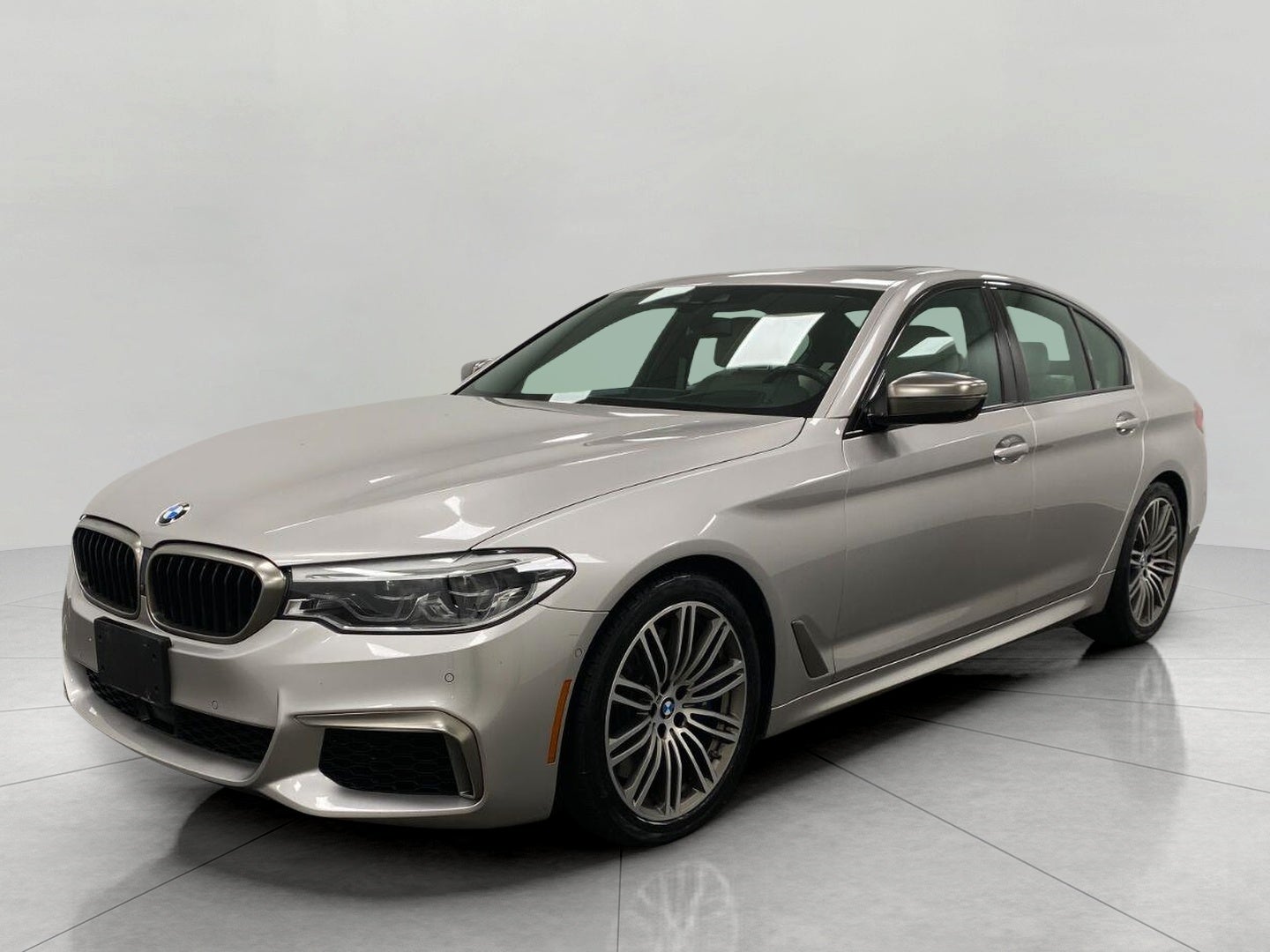 2019 BMW 5 Series M550i xDrive Sedan