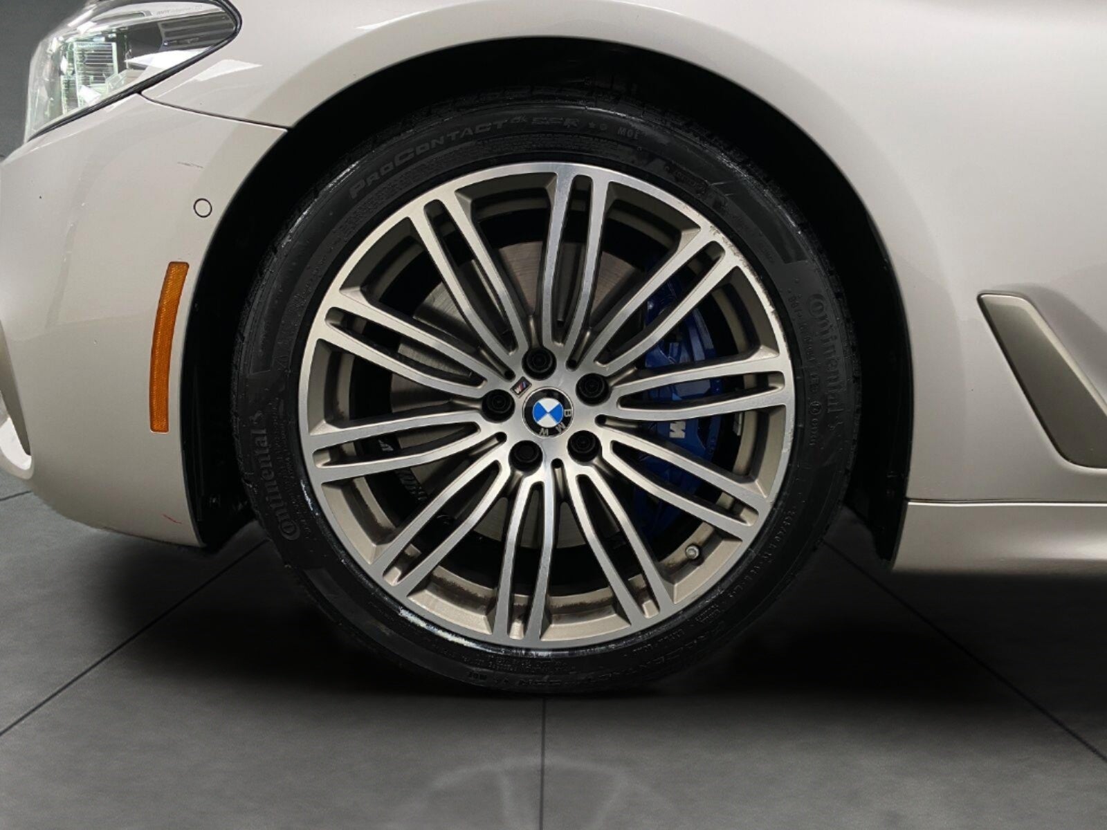 2019 BMW 5 Series M550i xDrive Sedan