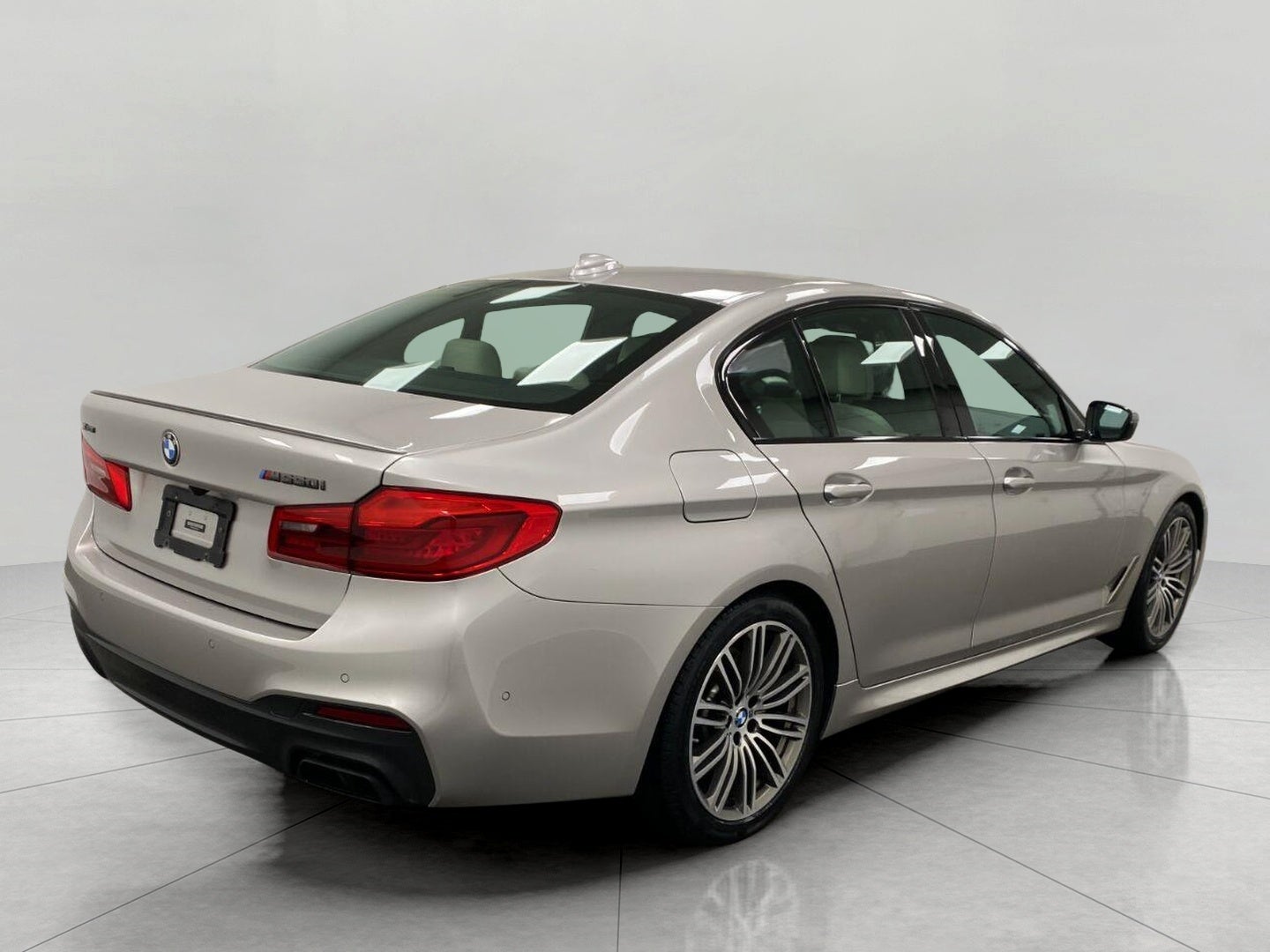 2019 BMW 5 Series M550i xDrive Sedan