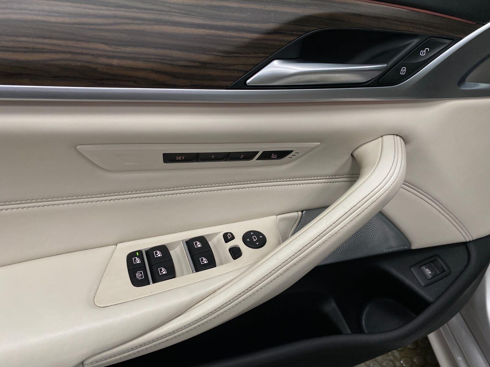 2019 BMW 5 Series M550i xDrive Sedan