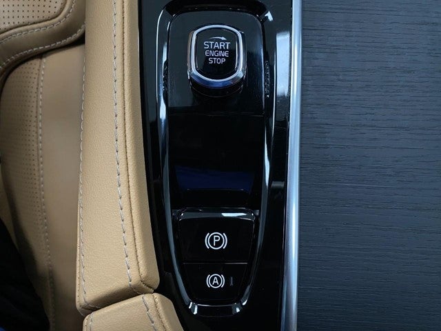 2023 Volvo XC90 B6 AWD Ultimate 7P