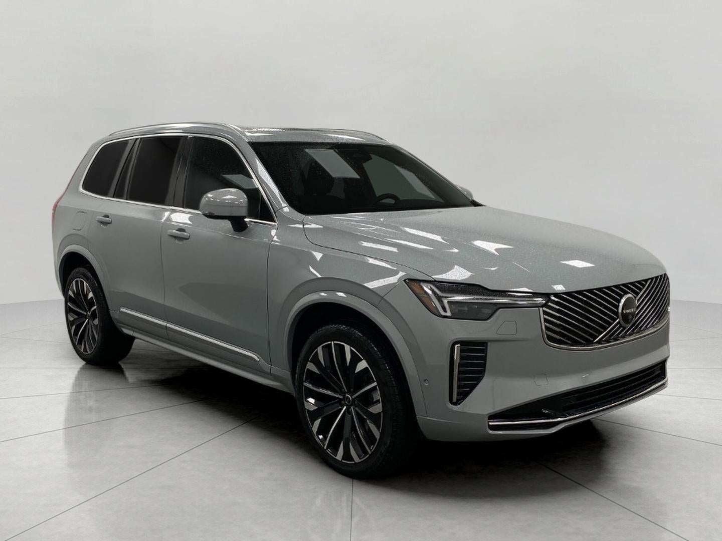 2026 Volvo XC90 Plus - Photo 38