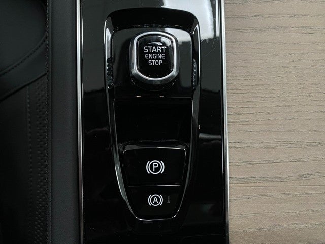 2026 Volvo XC90 B6 AWD Plus 7-Seater