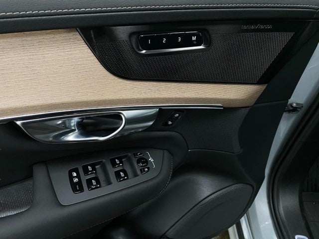 2026 Volvo XC90 B6 AWD Plus 7-Seater