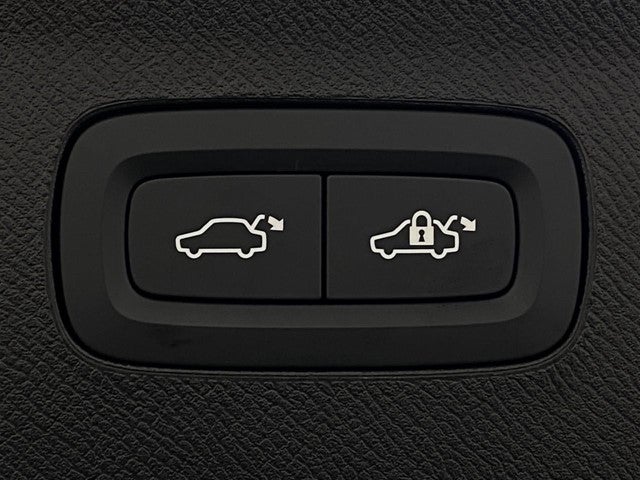 2026 Volvo XC90 B6 AWD Plus 7-Seater