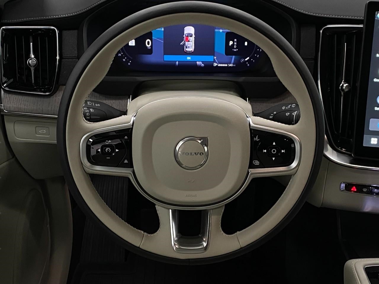 2026 Volvo XC90 B6 AWD Ultra 7-Seater