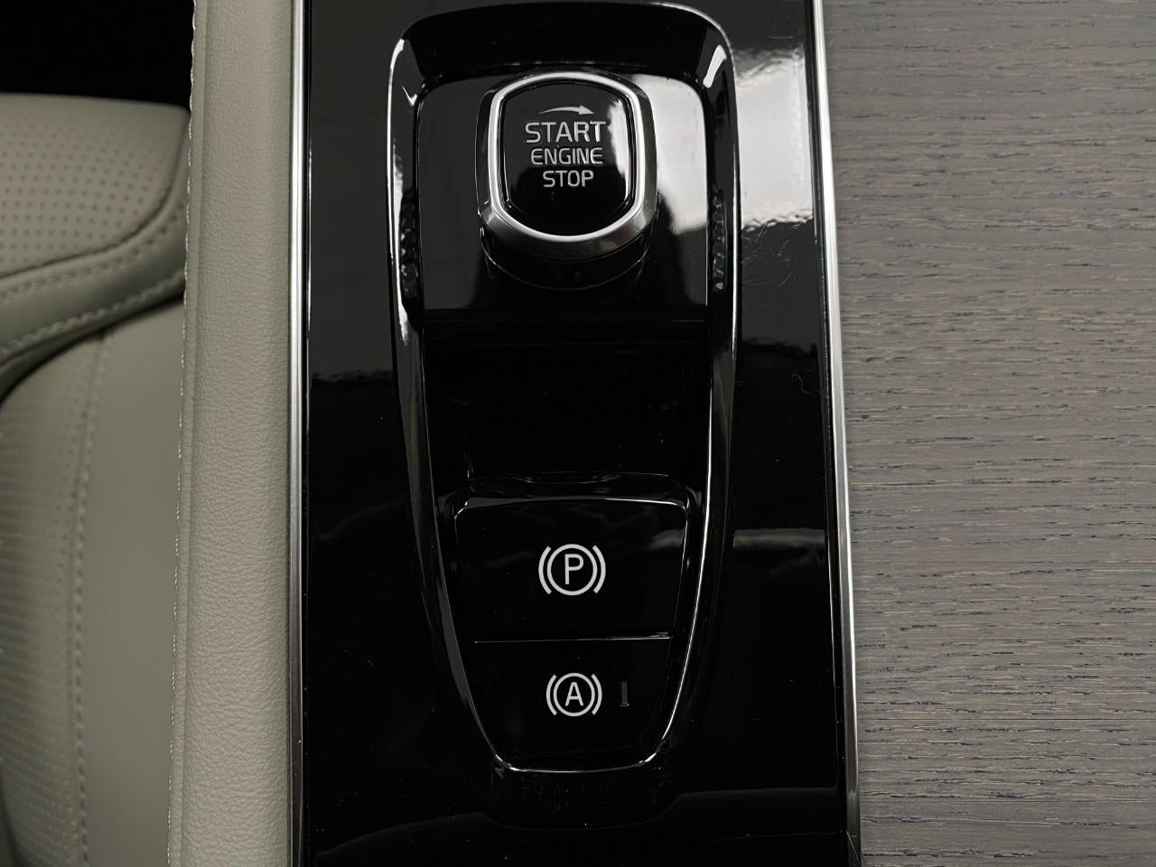 2026 Volvo XC90 B6 AWD Ultra 7-Seater