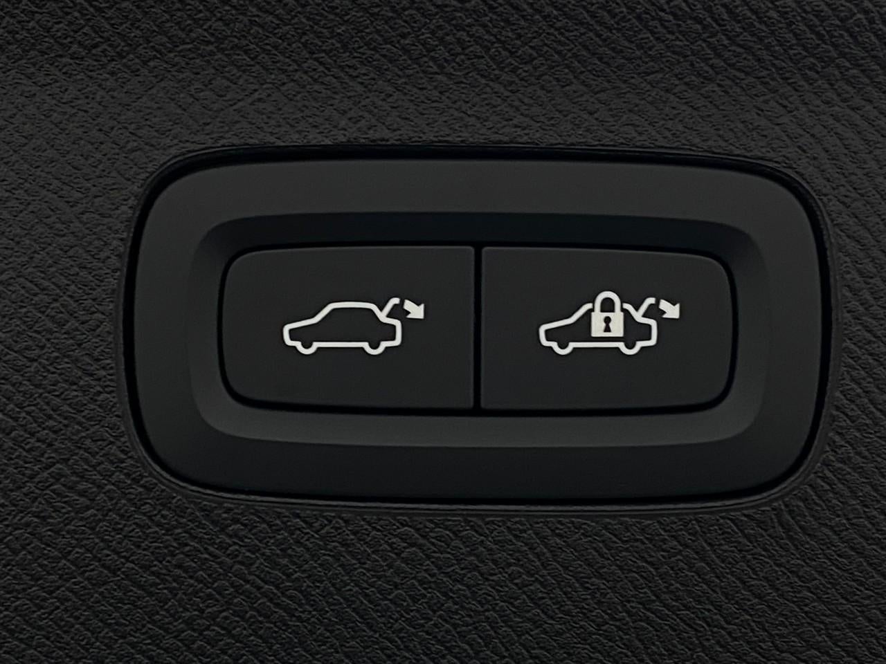 2026 Volvo XC90 B6 AWD Ultra 7-Seater