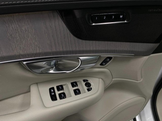 2026 Volvo XC90 B6 AWD Ultra 7-Seater