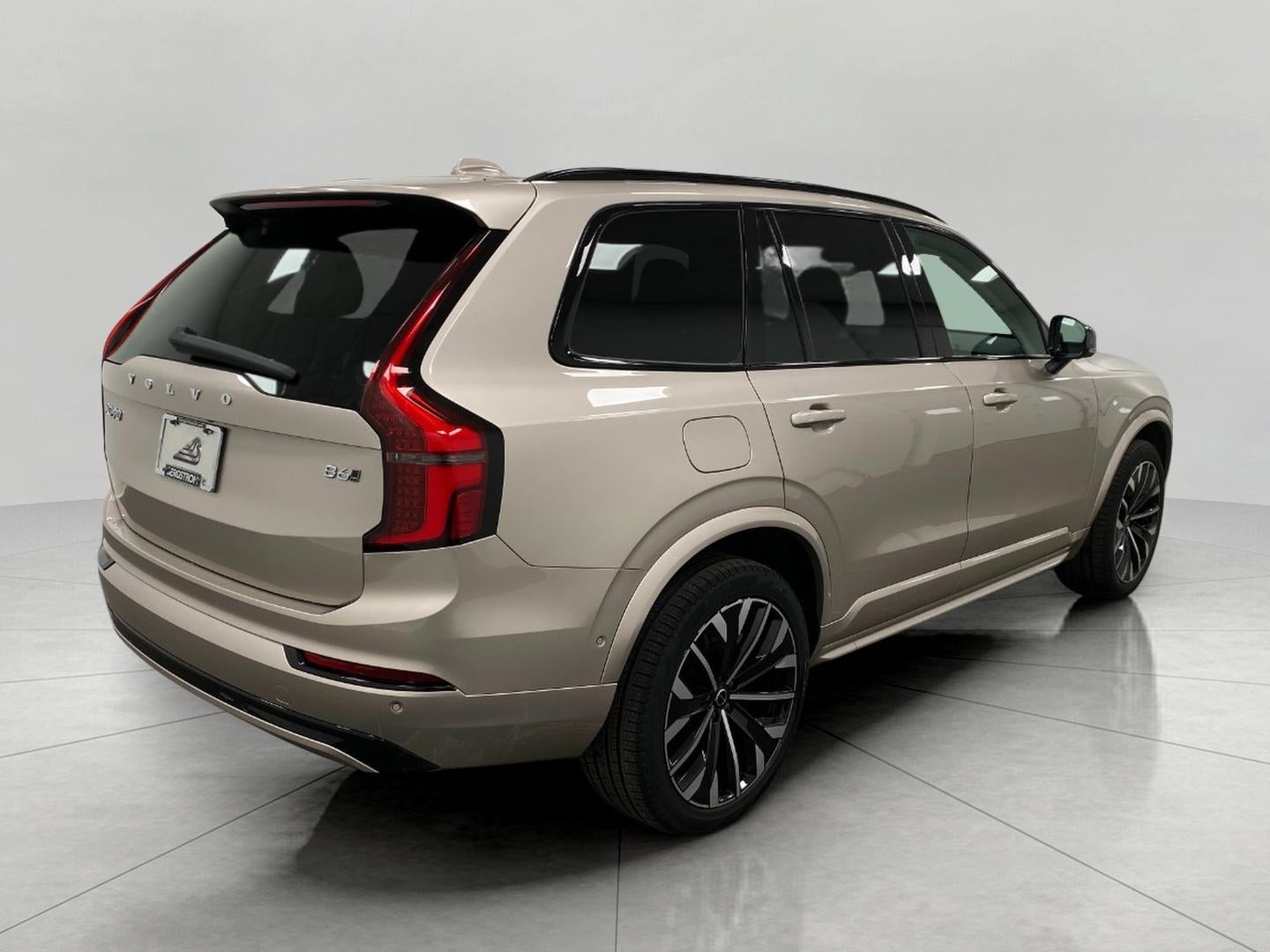 2026 Volvo XC90 B6 AWD Ultra Dark Theme 7-Seater