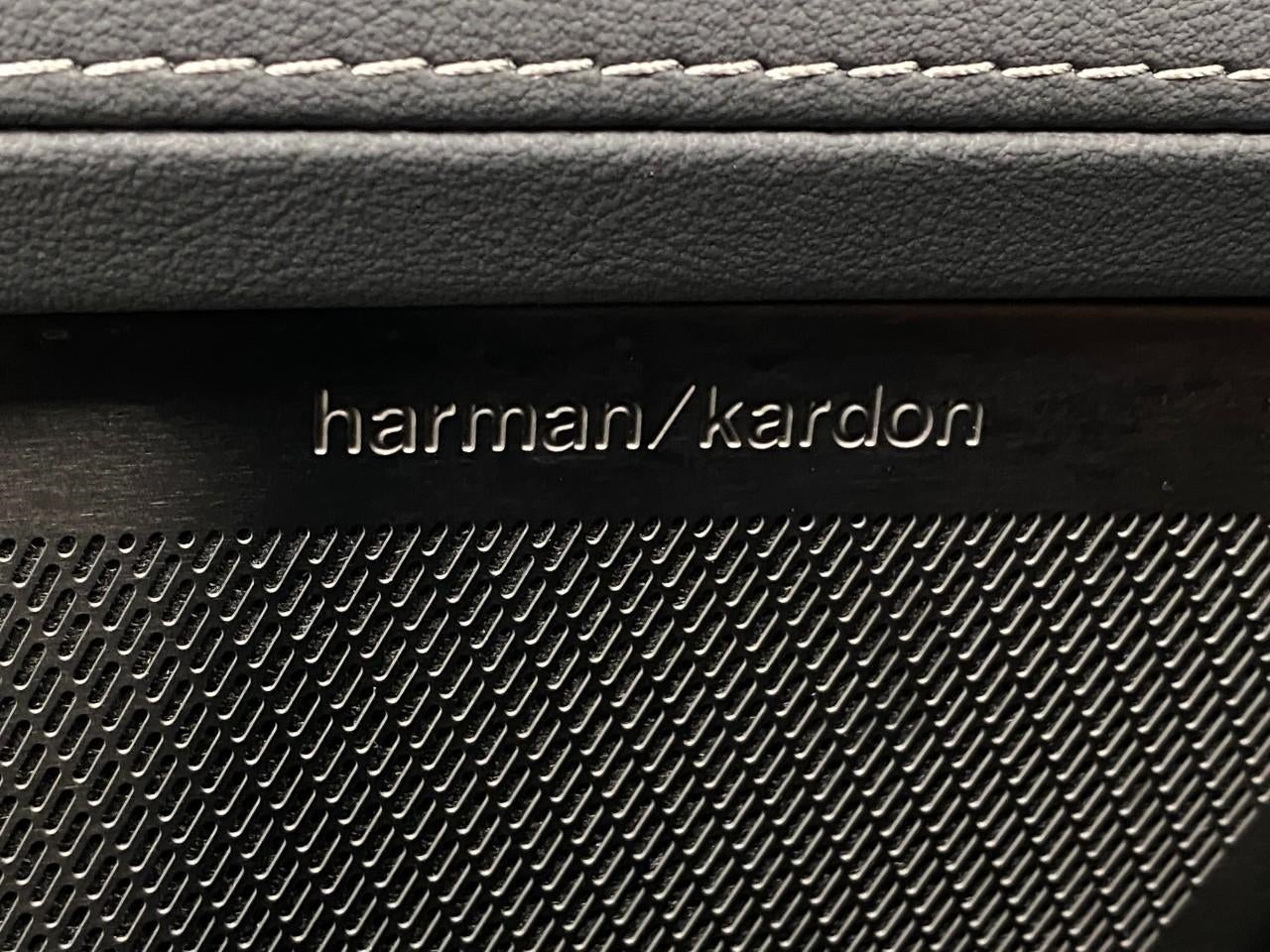 2026 Volvo XC90 B6 AWD Ultra Dark Theme 7-Seater