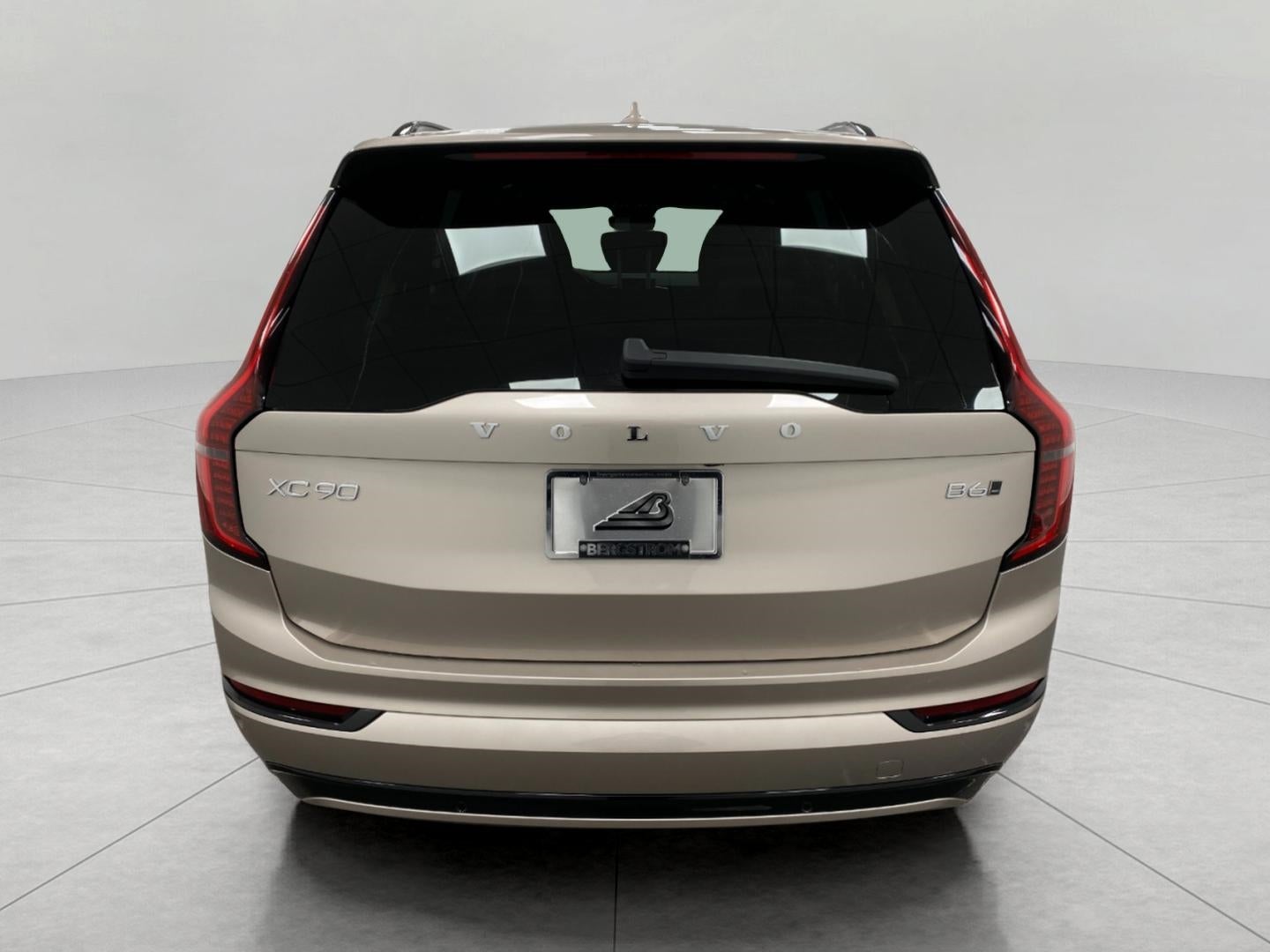 2026 Volvo XC90 B6 AWD Ultra Dark Theme 7-Seater