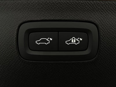 2026 Volvo XC90 B6 AWD Ultra Dark Theme 7-Seater