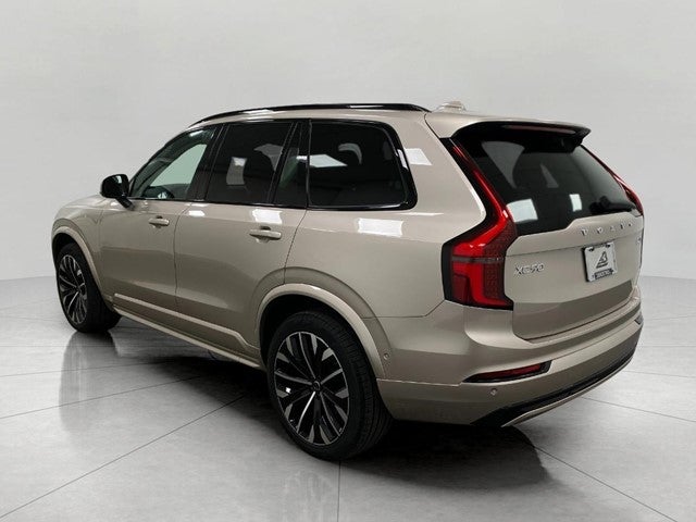 2026 Volvo XC90 B6 AWD Ultra Dark Theme 7-Seater