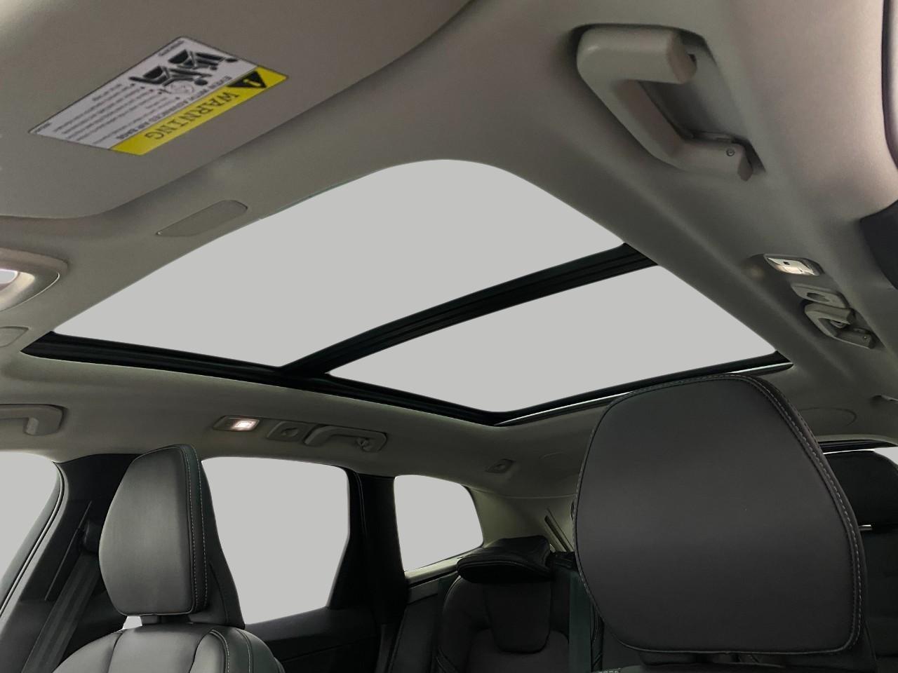 2023 Volvo XC60 B6 AWD Ultimate Bright Theme