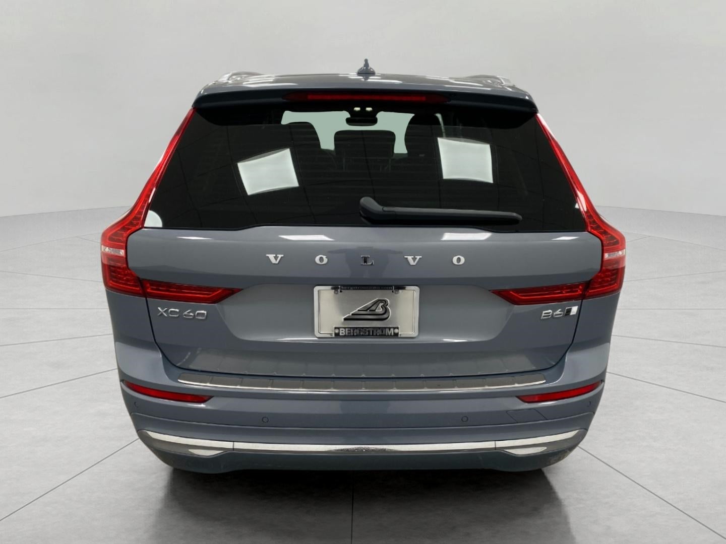 2023 Volvo XC60 B6 AWD Ultimate Bright Theme