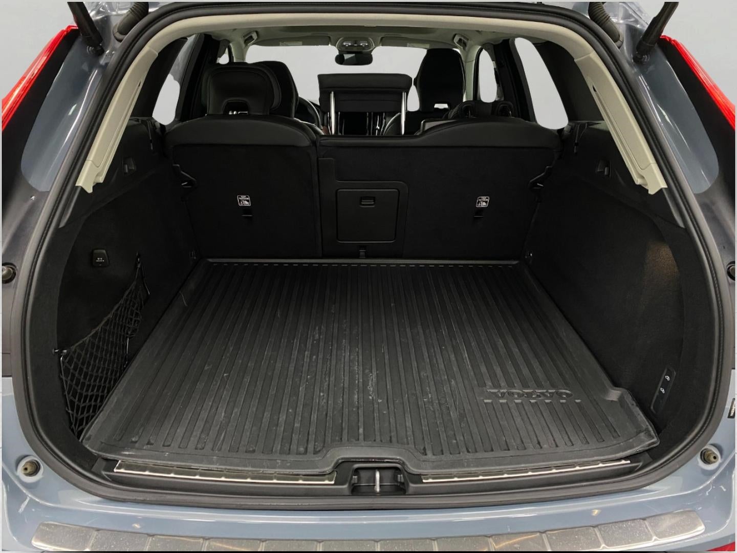 2023 Volvo XC60 B6 AWD Ultimate Bright Theme