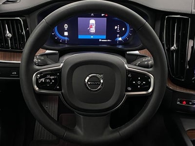 2023 Volvo XC60 B6 AWD Ultimate Bright Theme