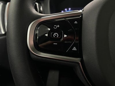 2023 Volvo XC60 B6 AWD Ultimate Bright Theme