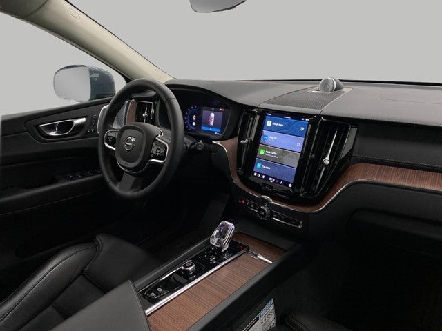 2023 Volvo XC60 B6 AWD Ultimate Bright Theme