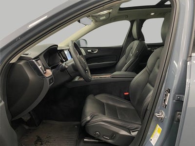 2023 Volvo XC60 B6 AWD Ultimate Bright Theme