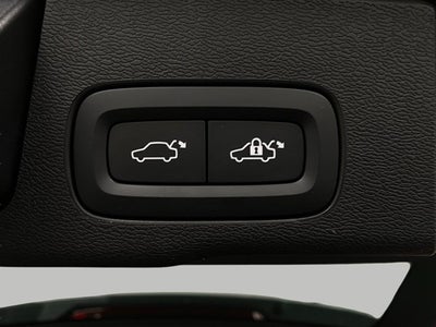 2023 Volvo XC60 B6 AWD Ultimate Bright Theme