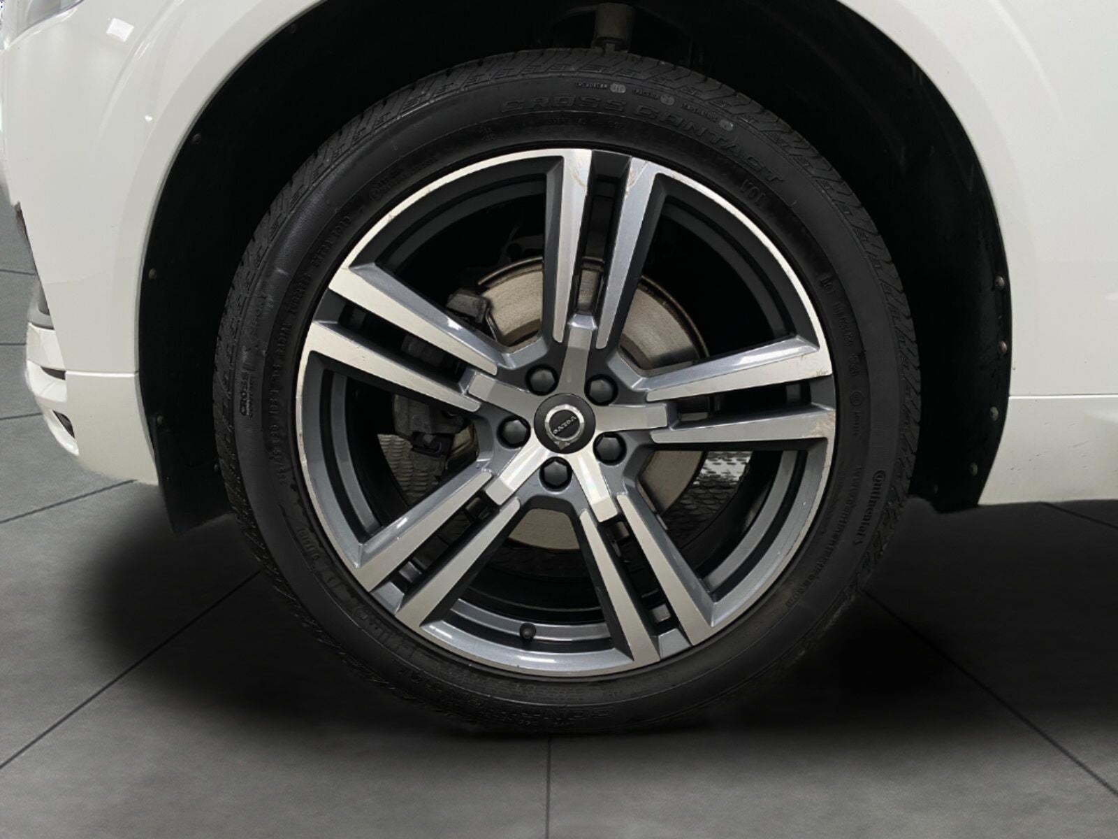 2020 Volvo XC60 T5 AWD Momentum