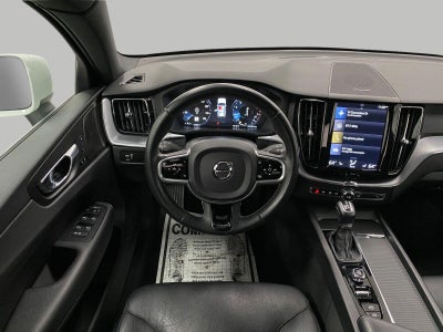 2020 Volvo XC60 T5 AWD Momentum