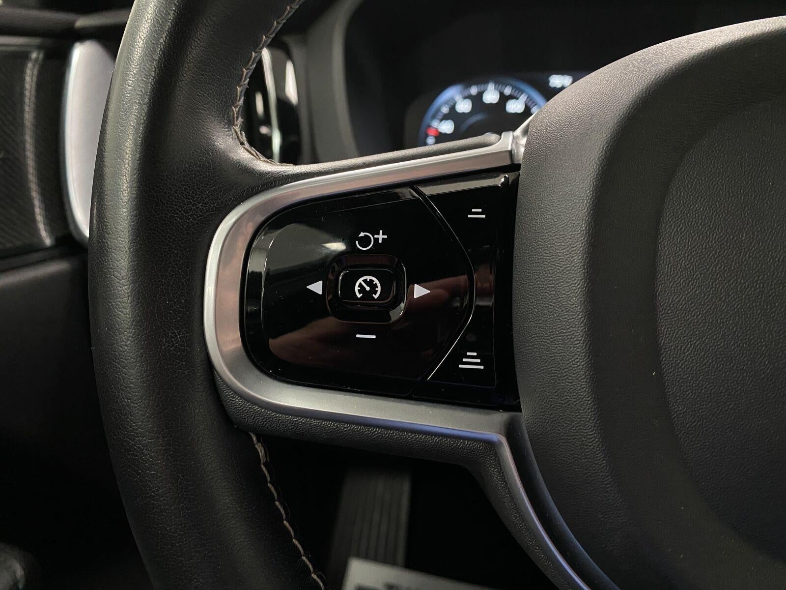 2020 Volvo XC60 T5 AWD Momentum