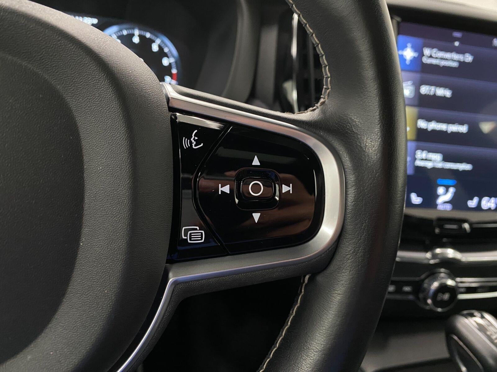 2020 Volvo XC60 T5 AWD Momentum
