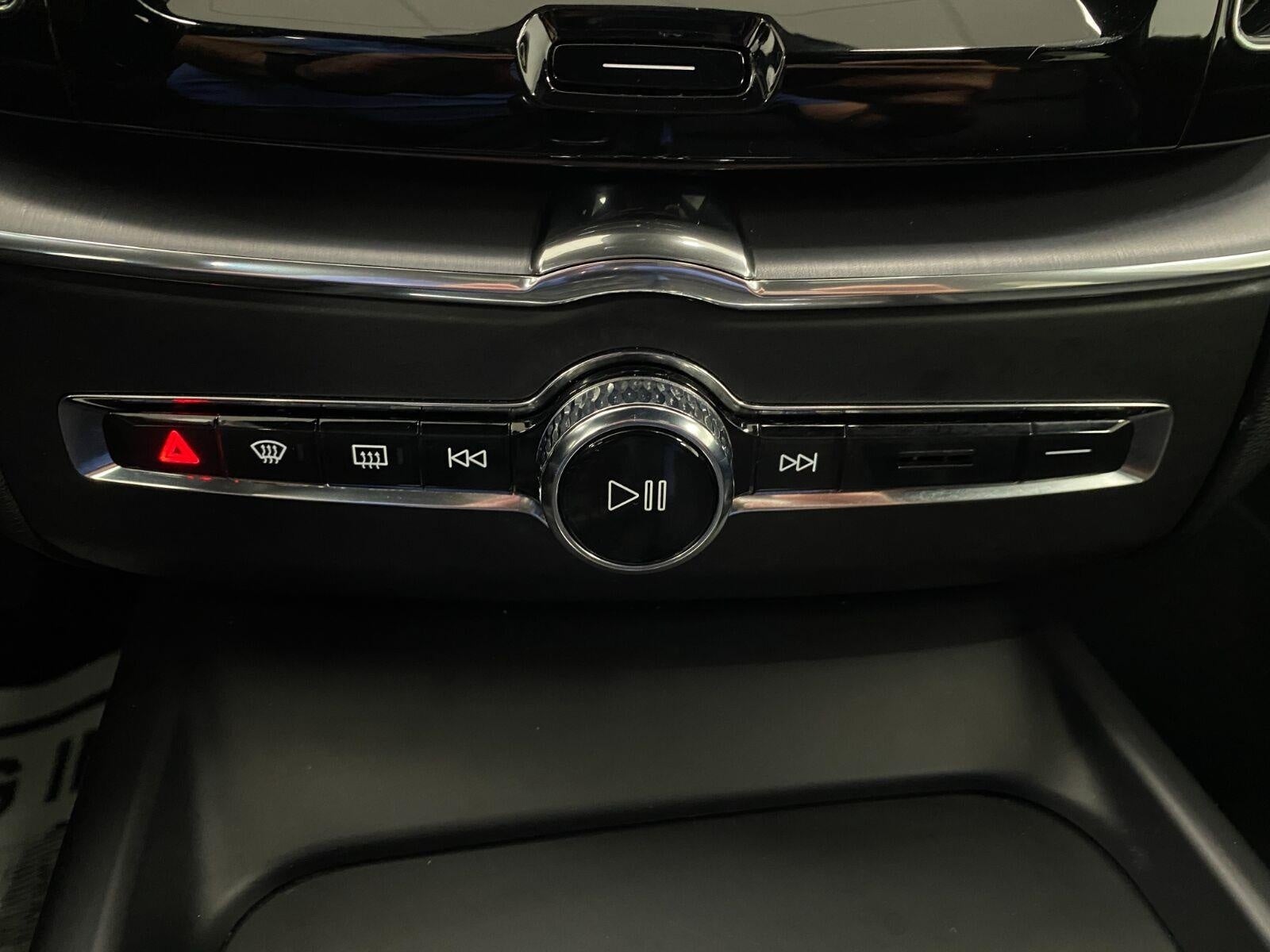 2020 Volvo XC60 T5 AWD Momentum