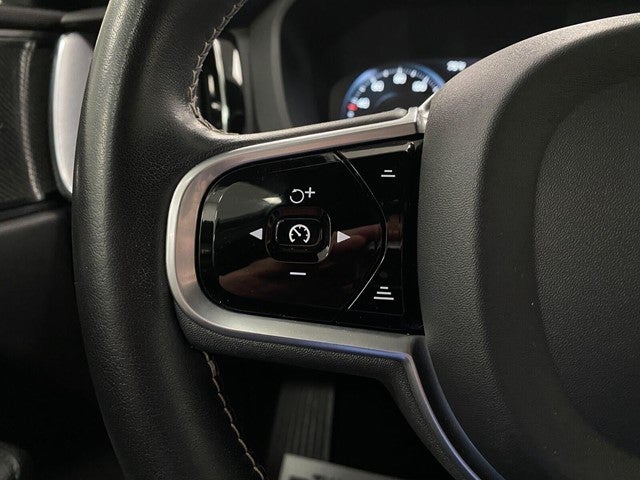 2020 Volvo XC60 T5 AWD Momentum