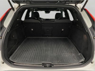 2020 Volvo XC60 T5 AWD Momentum