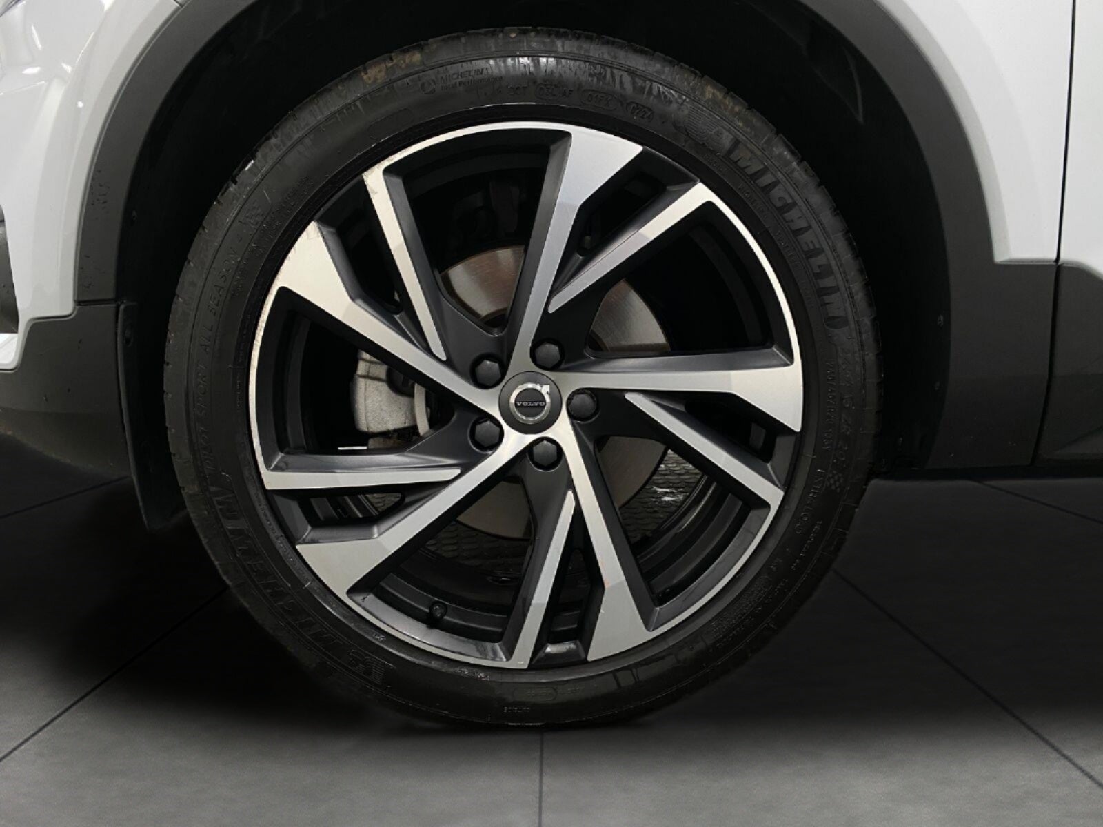 2020 Volvo XC40 T5 AWD R-Design